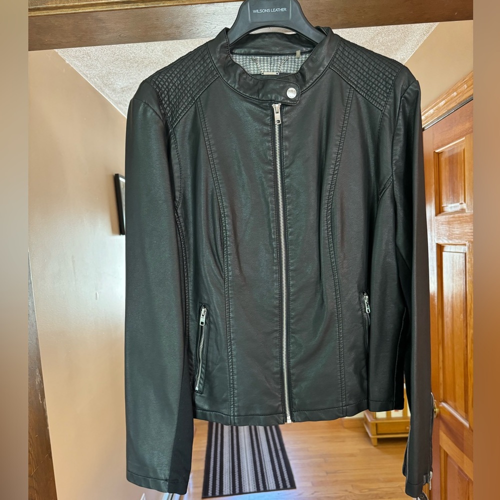 BLACK RIVET WILSONS LEATHER